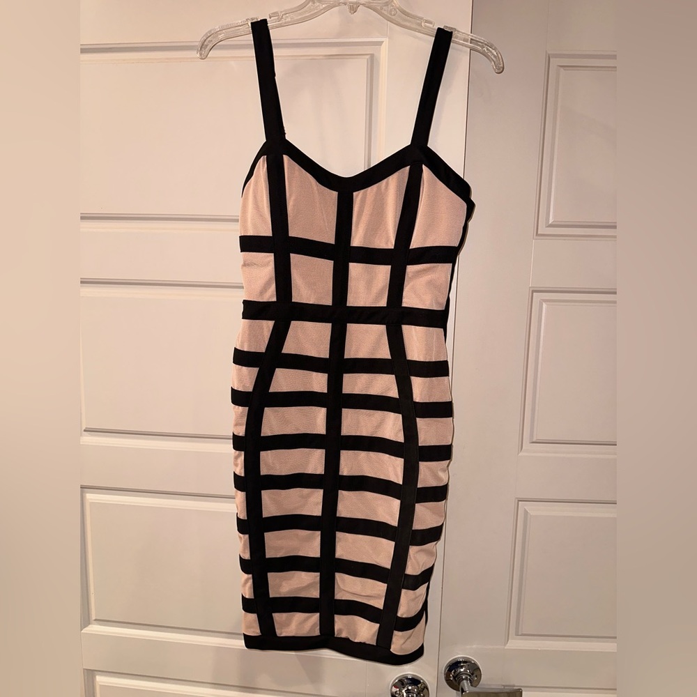 NWT! Brand new dress! Zip back! Size L!